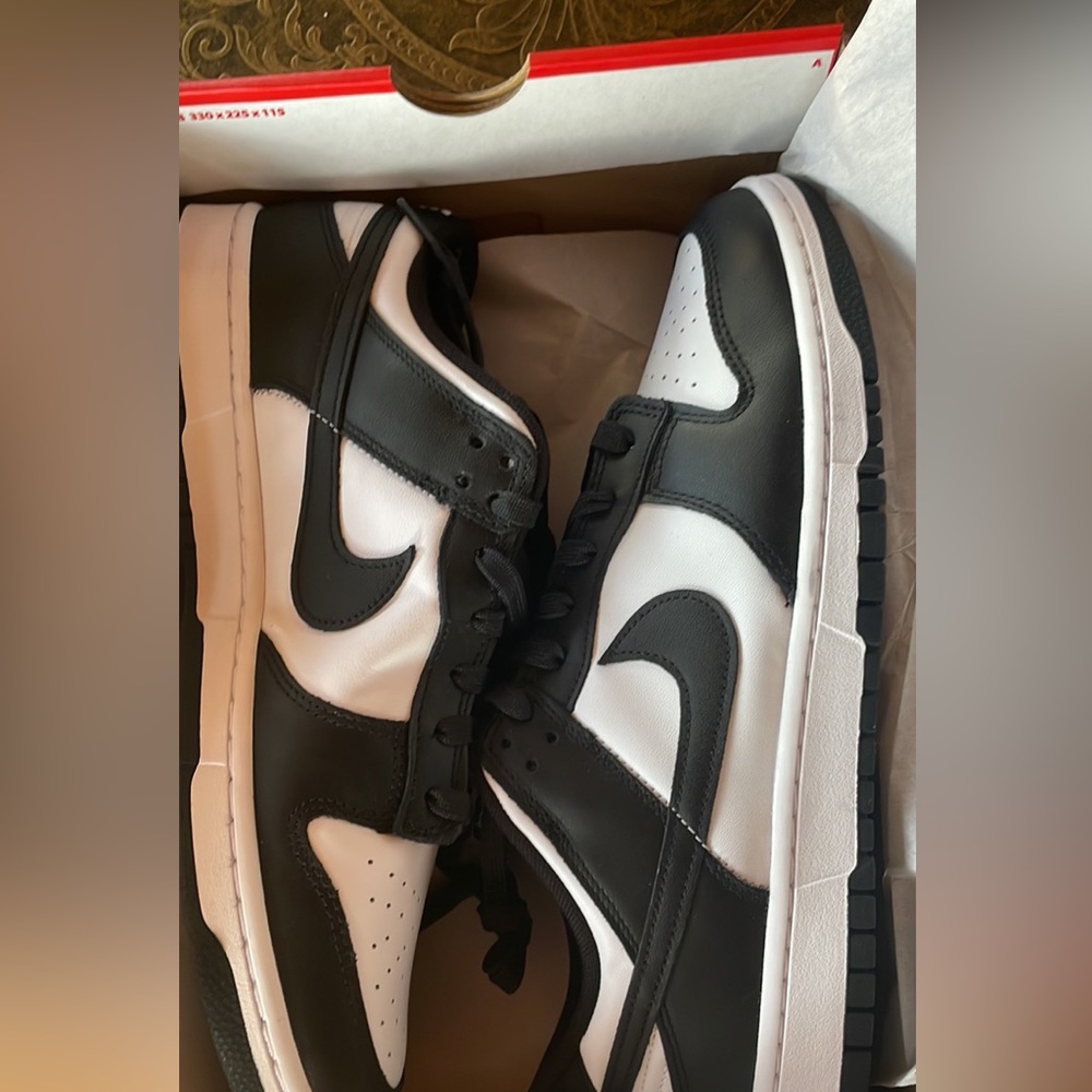 Nike panda low dunks